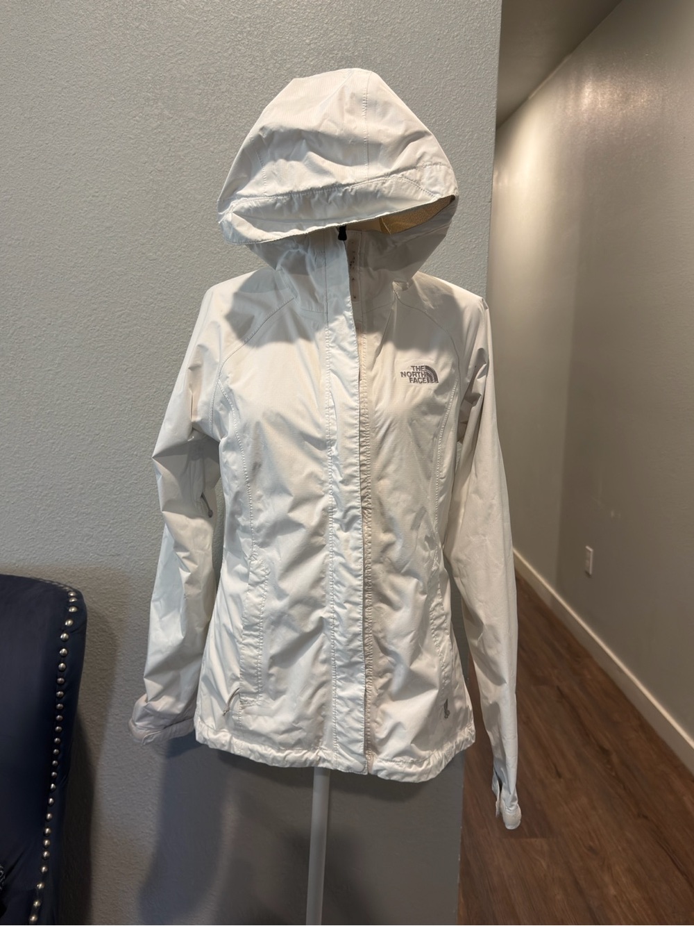 The North Face Women HyVent 2.5L Jacket Size S/P Rain Jacket